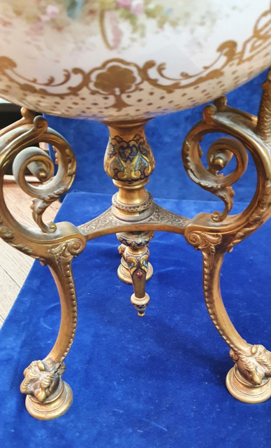 Sevres illatosító tartó
